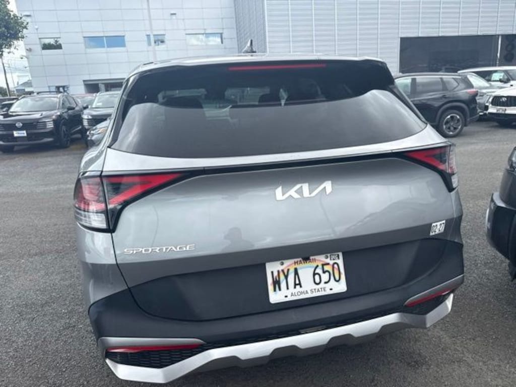 Used 2024 Kia Sportage LX SUV