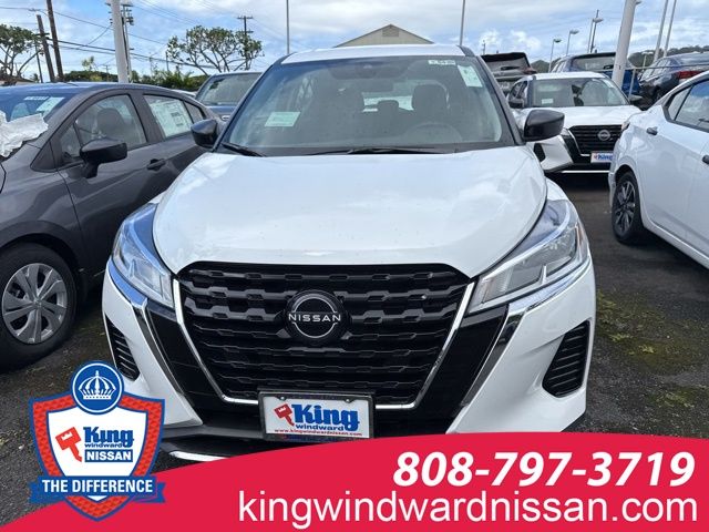 2025 Nissan Kicks Play S photo 2