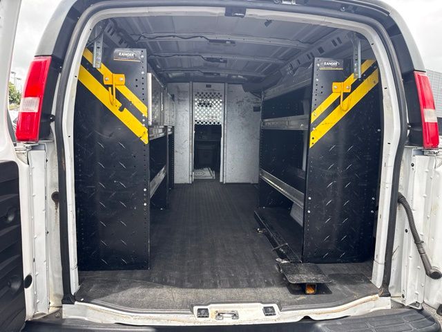 2022 Chevrolet Express Cargo Work Van - Photo 10