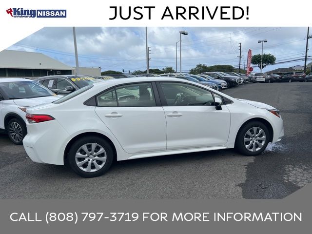 2023 Toyota RAV4 SE XLE photo 3