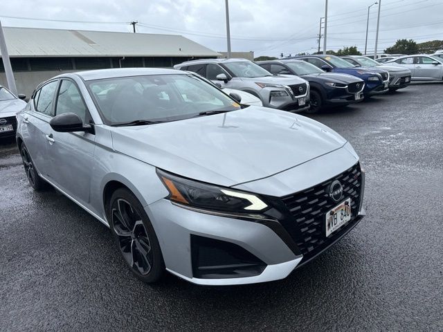 2023 Nissan Altima SR