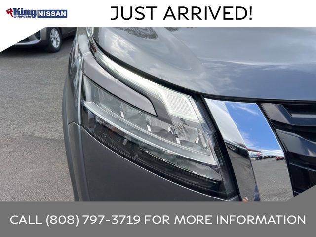 2023 Nissan Pathfinder SL photo 2