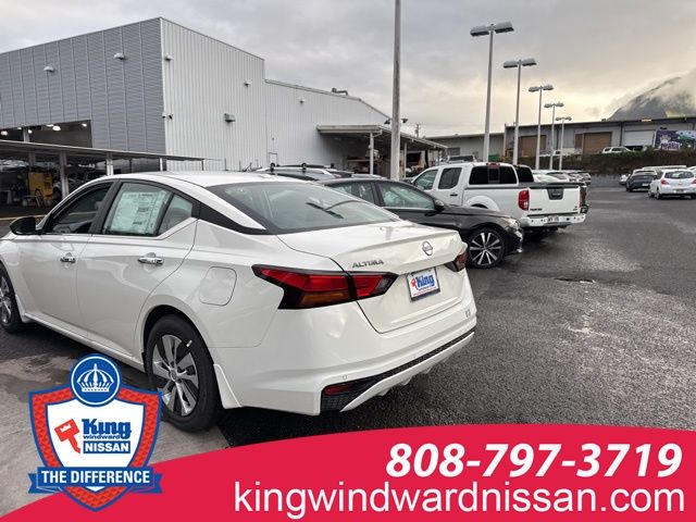 2025 Nissan Altima S photo 3