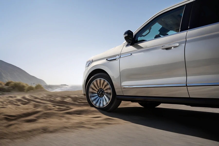 2021 Lincoln Navigator with four wheel drive