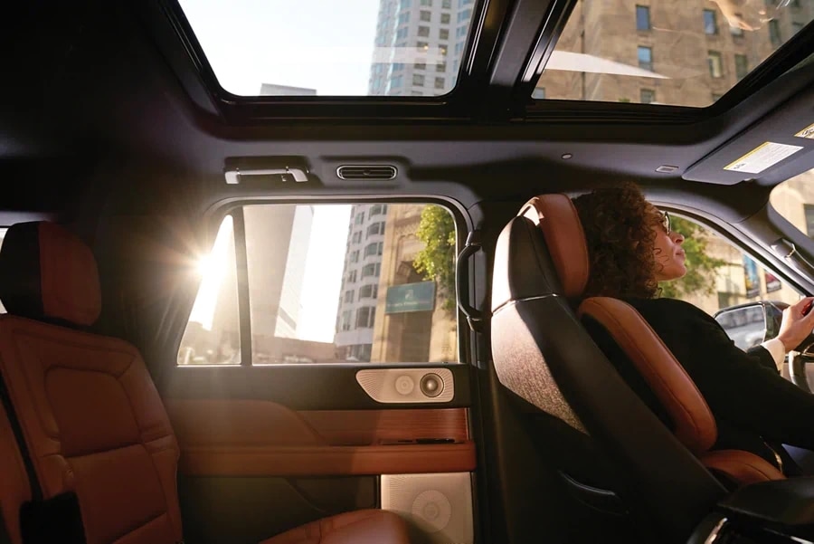2021 Lincoln Navigator with interior quietness