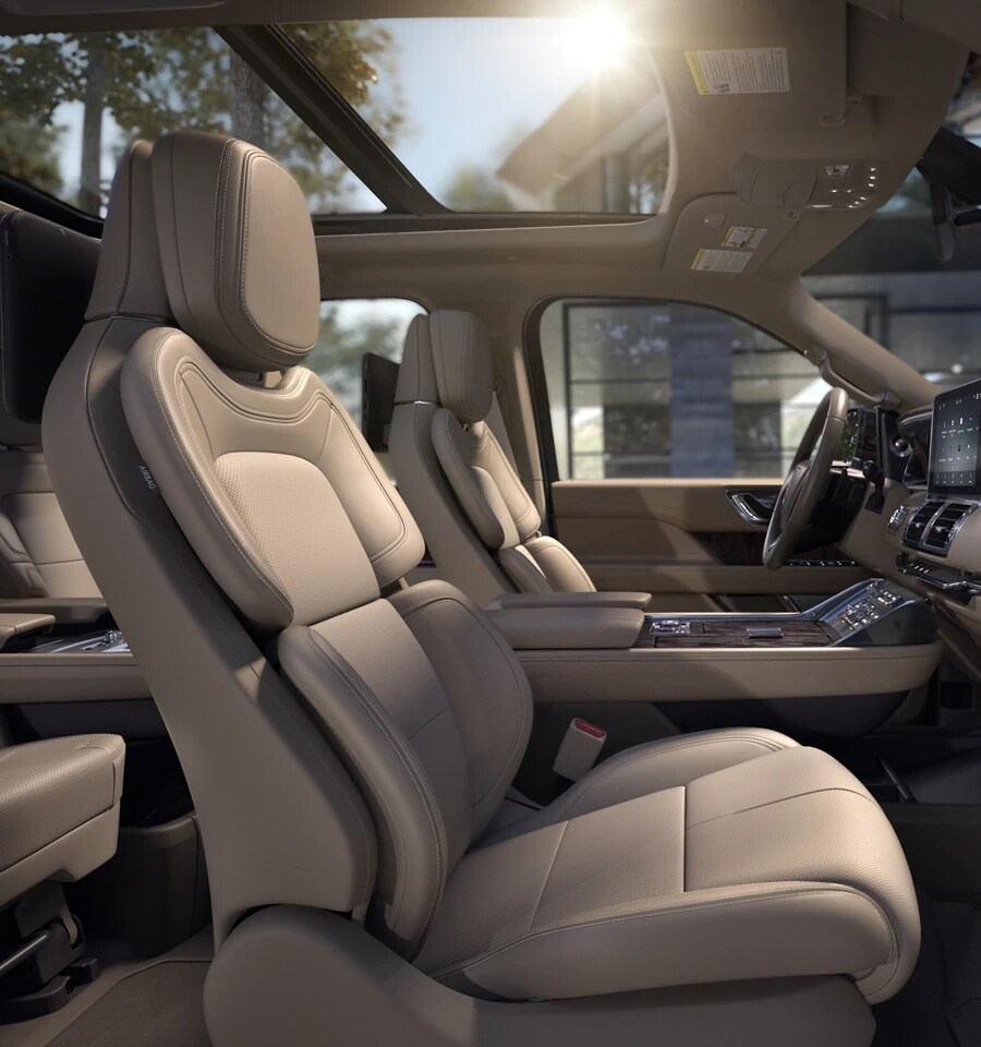 2021 Lincoln Navigator with perfect position seats