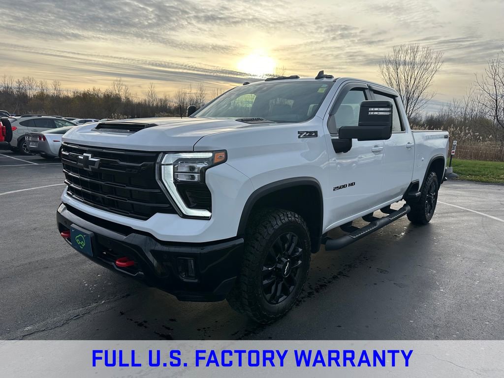 2025 Chevrolet Silverado 2500HD LT photo 2