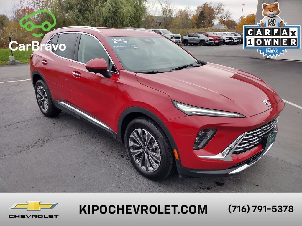 2025 Buick Envision Preferred's photo