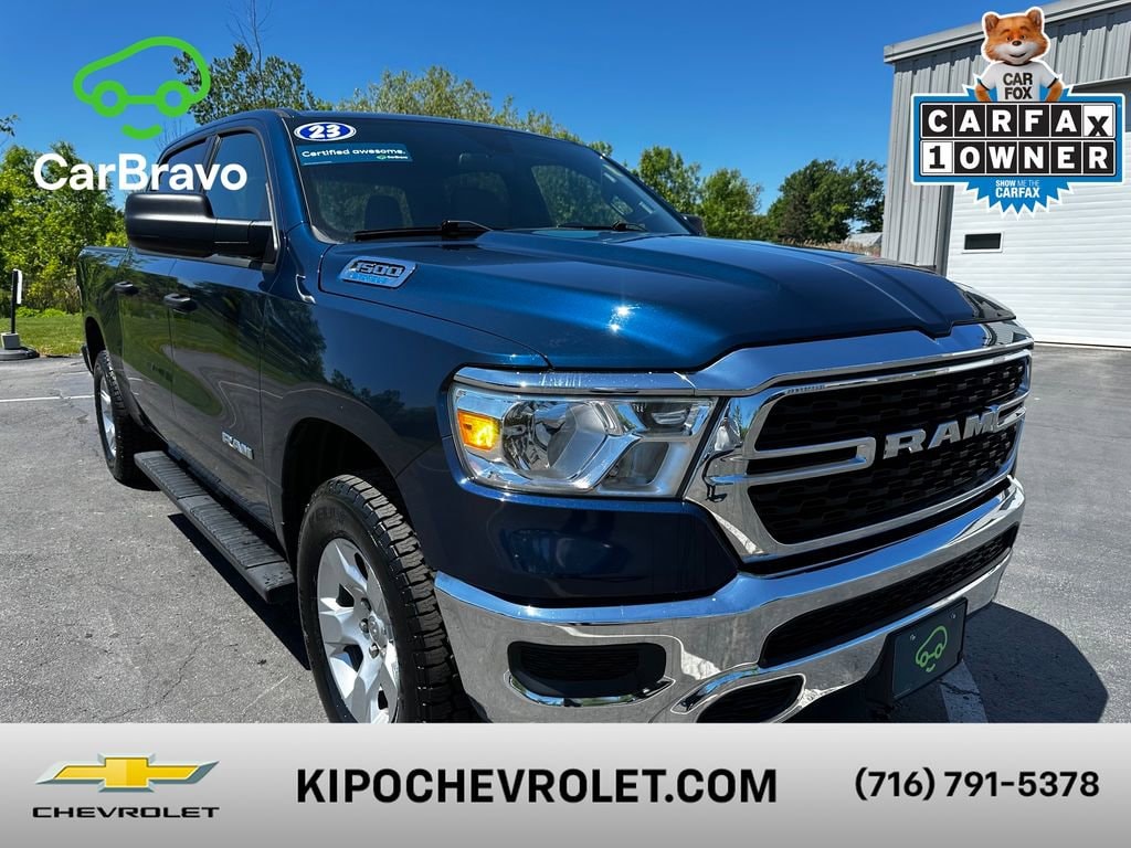 2023 RAM 1500 Big Horn/Lone Star 4x4 Crew Cab 5'7's photo