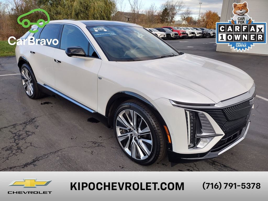 2025 Cadillac LYRIQ Luxury 3's photo