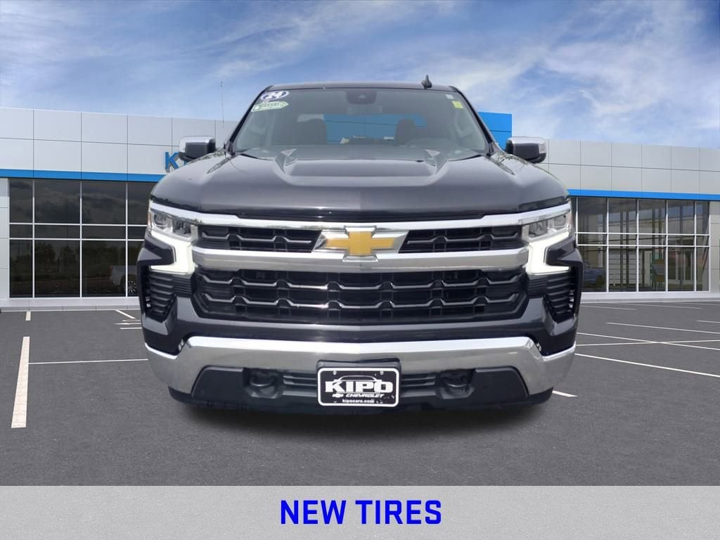 Used 2024 Chevrolet Silverado 1500 LT with VIN 1GCUDDED1RZ205490 for sale in Ransomville, NY