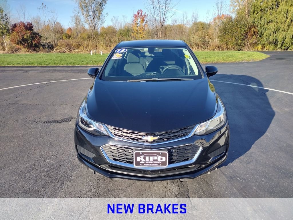 Used 2018 Chevrolet Cruze LT with VIN 1G1BE5SM2J7243625 for sale in Ransomville, NY