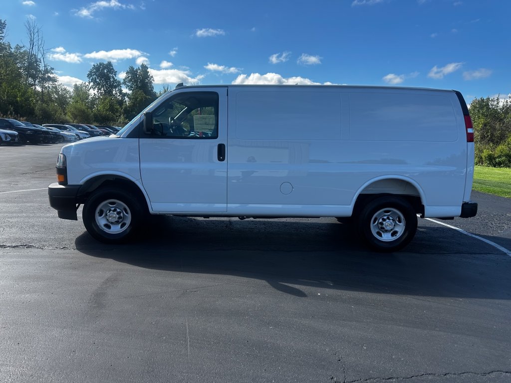 2025 Chevrolet Express Cargo Work Van - Photo 5