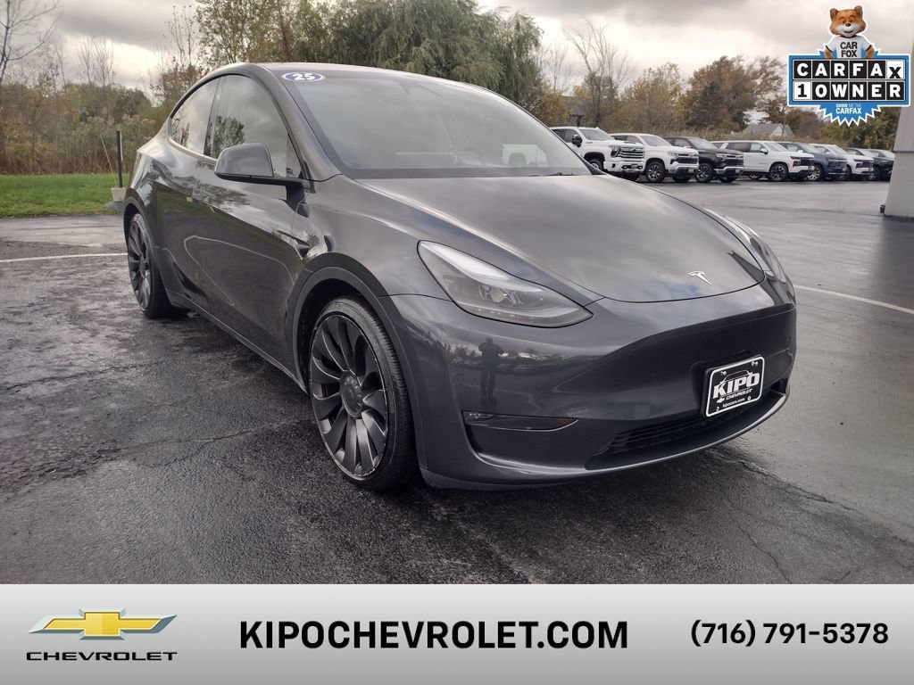 2025 Tesla Model Y Performance's photo
