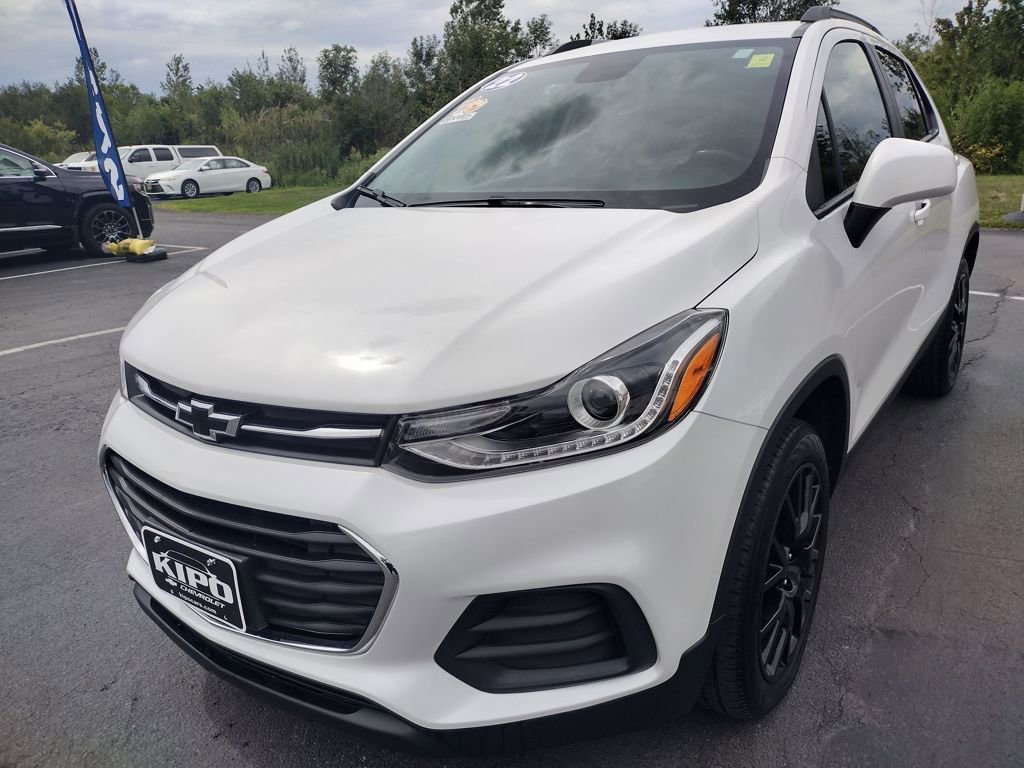 2022 Chevrolet Trax LT photo 3