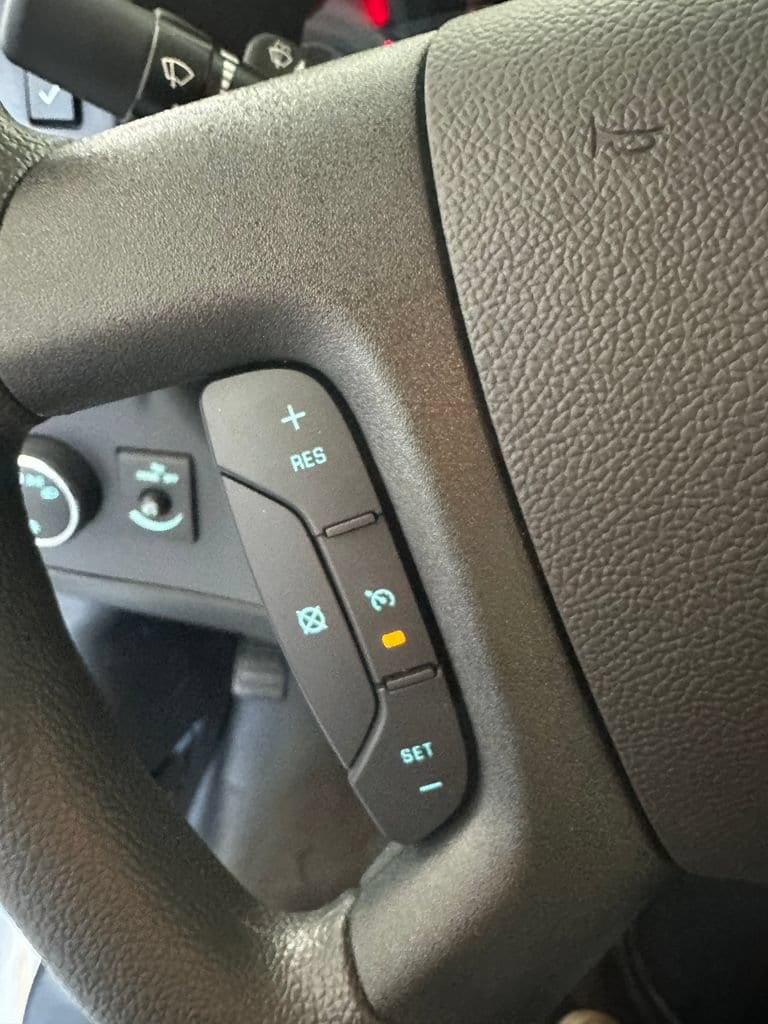 2025 Chevrolet Express Cargo Work Van - Photo 18