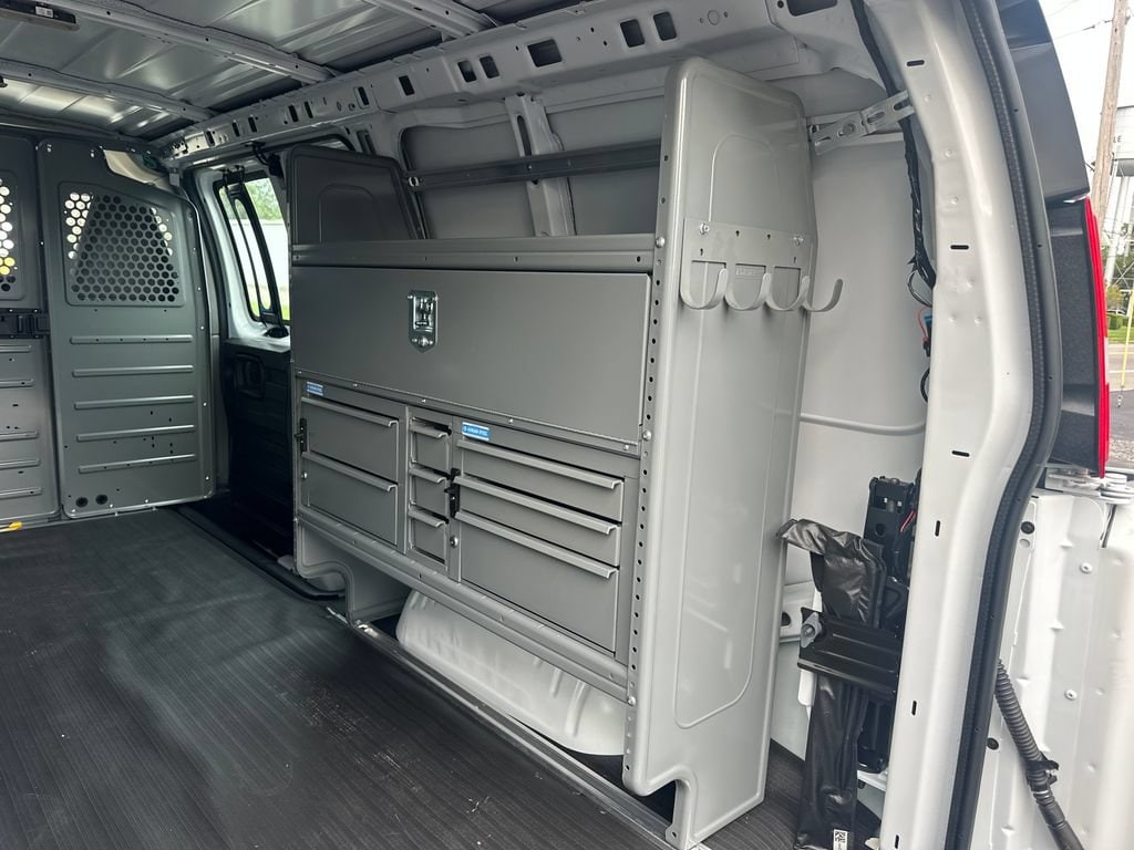2025 Chevrolet Express Cargo Work Van - Photo 28