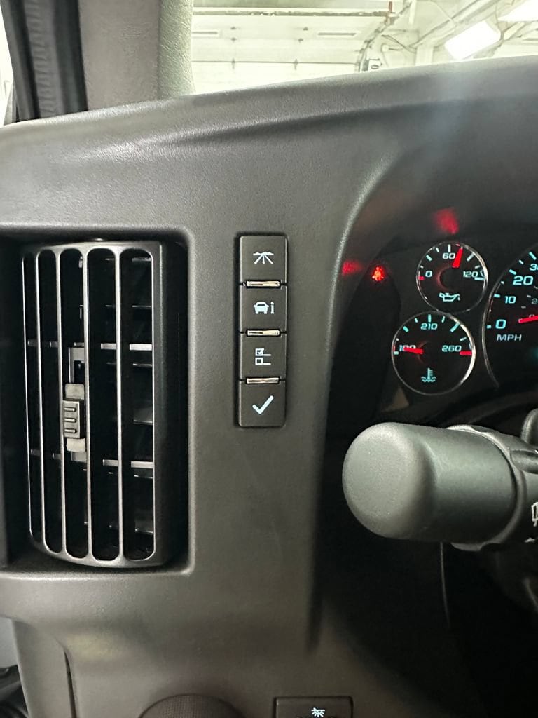 2025 Chevrolet Express Cargo Work Van - Photo 20
