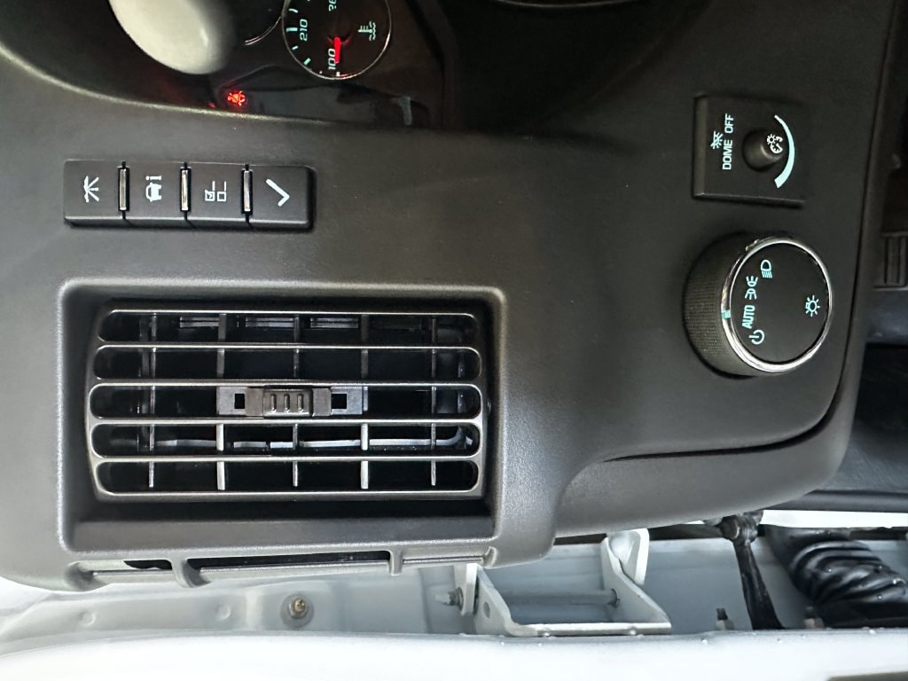 2025 Chevrolet Express Cargo Work Van - Photo 20