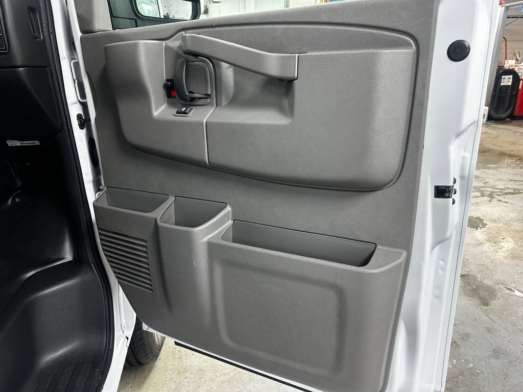 2025 Chevrolet Express Cargo Work Van - Photo 15