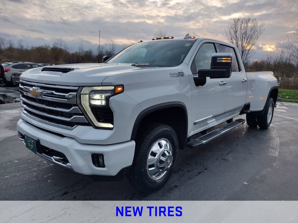 2024 Chevrolet Silverado 3500HD High Country photo 3