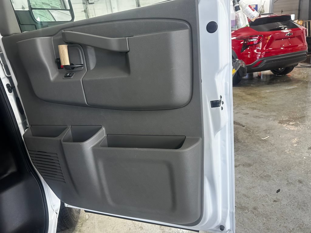 2025 Chevrolet Express Cargo Work Van - Photo 21
