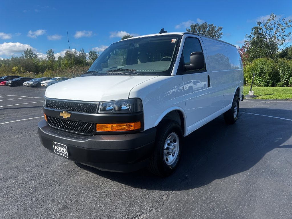 2025 Chevrolet Express Cargo Work Van - Photo 4