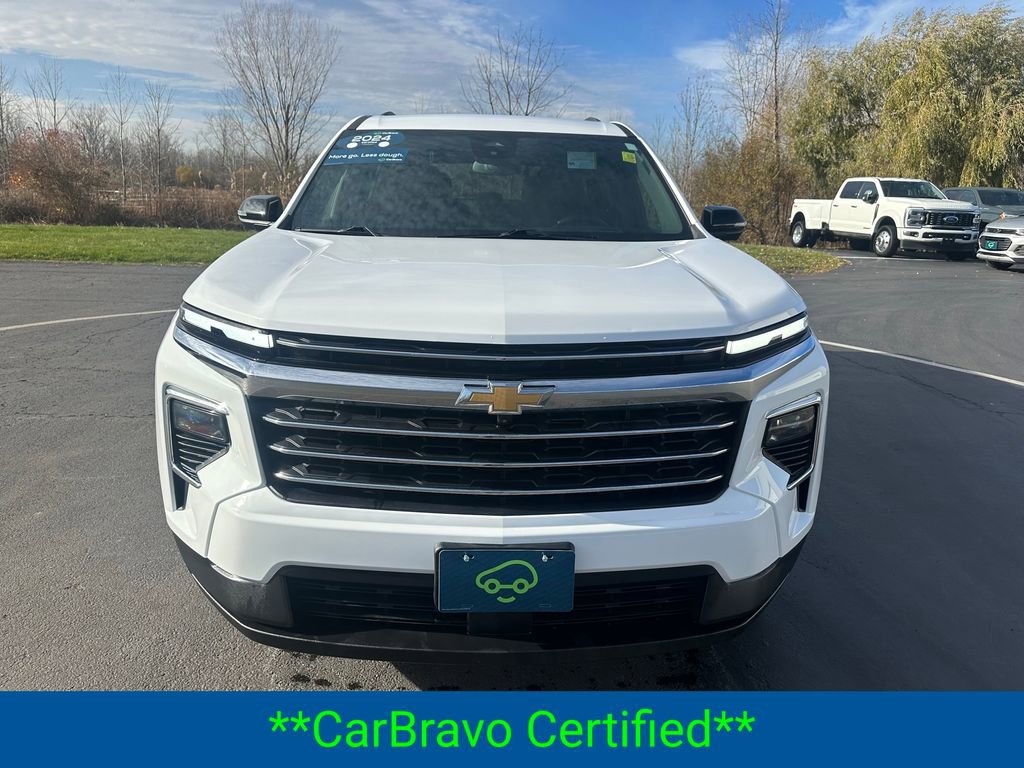 2024 Chevrolet Traverse 2LT photo 2