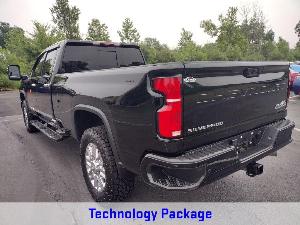 2025 Chevrolet Silverado 3500HD High Country photo 4