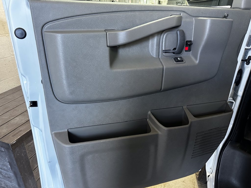 2025 Chevrolet Express Cargo Work Van - Photo 12