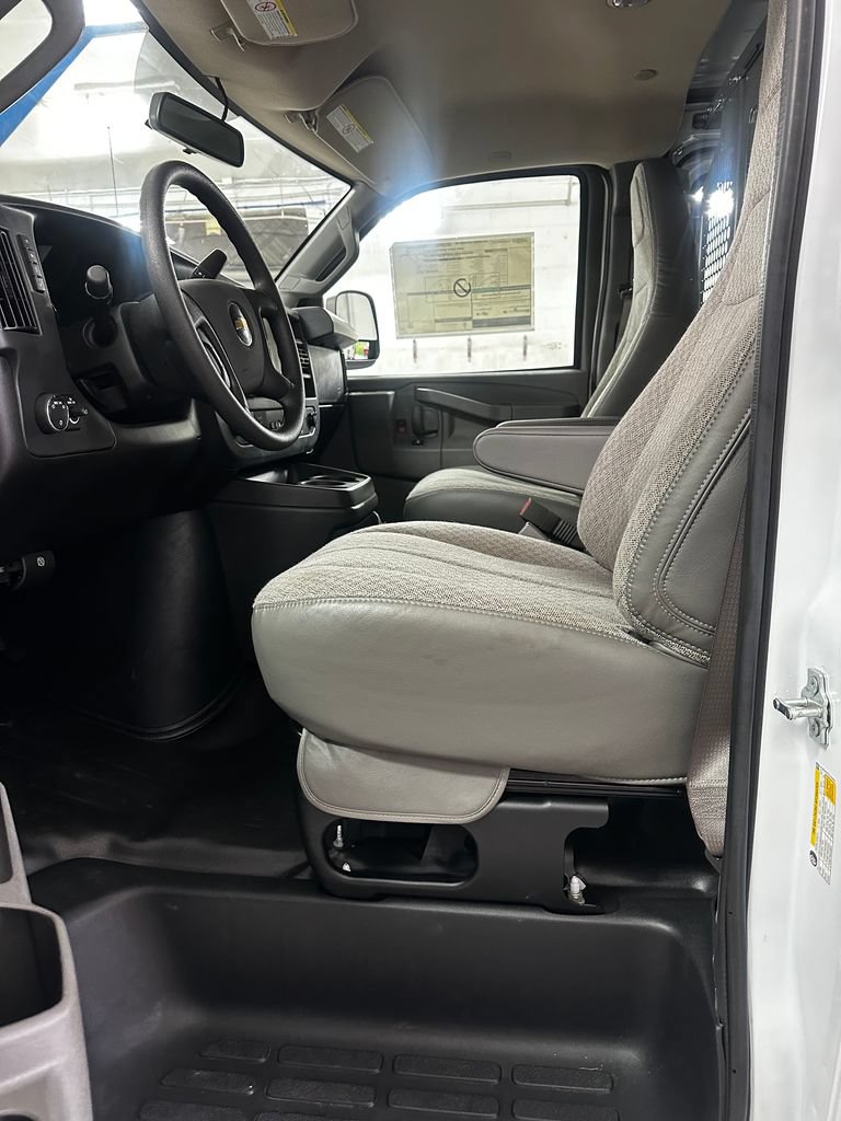 2025 Chevrolet Express Cargo Work Van - Photo 11