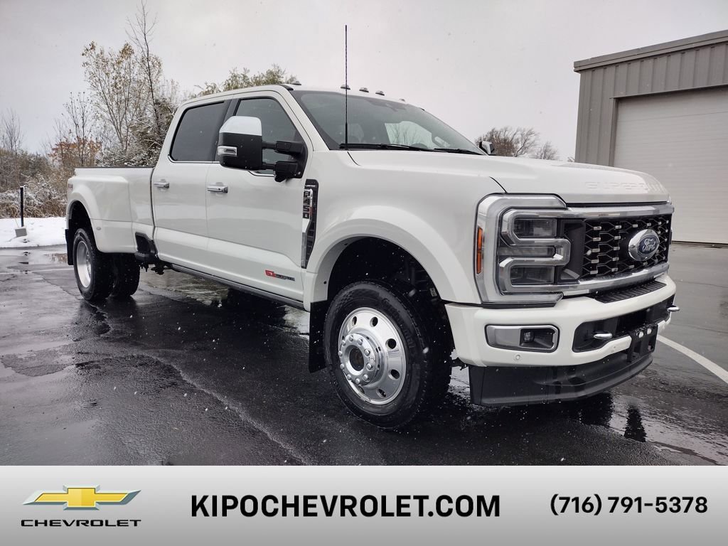 2024 Ford F-450 Super Duty Limited's photo