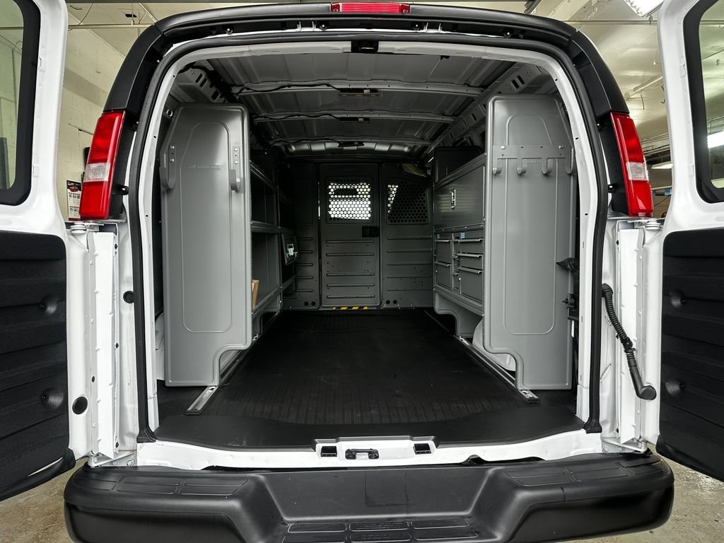 2025 Chevrolet Express Cargo Work Van - Photo 25