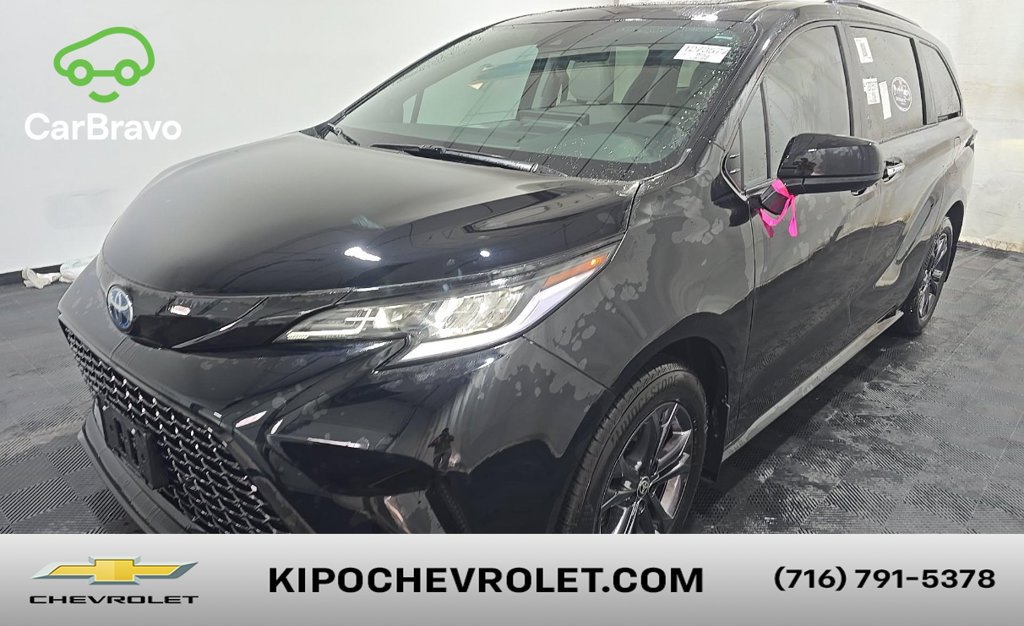 2025 Toyota Sienna LE