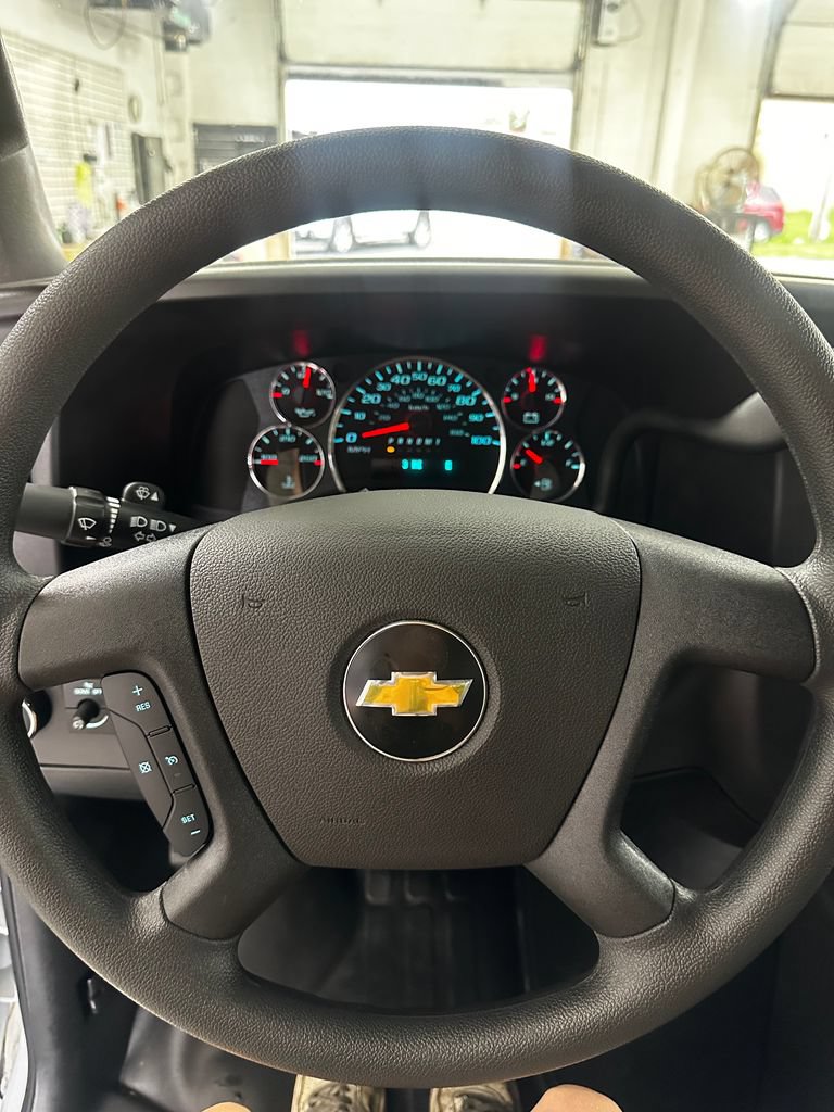 2025 Chevrolet Express Cargo Work Van - Photo 17