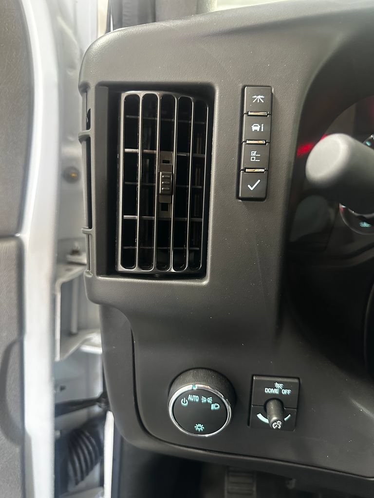 2025 Chevrolet Express Cargo Work Van - Photo 17