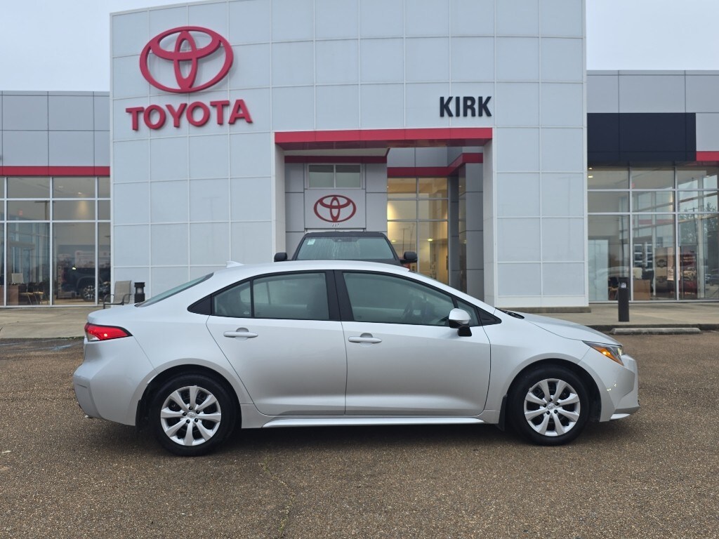 Used 2025 Toyota Corolla LE Sedan