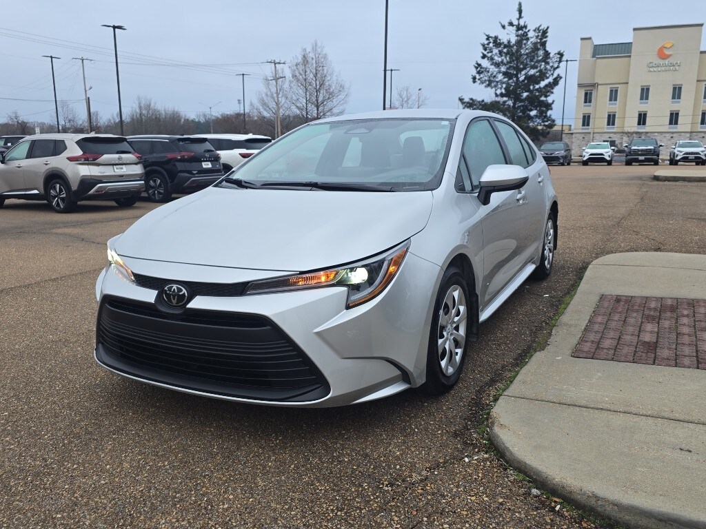 Used 2025 Toyota Corolla LE Sedan