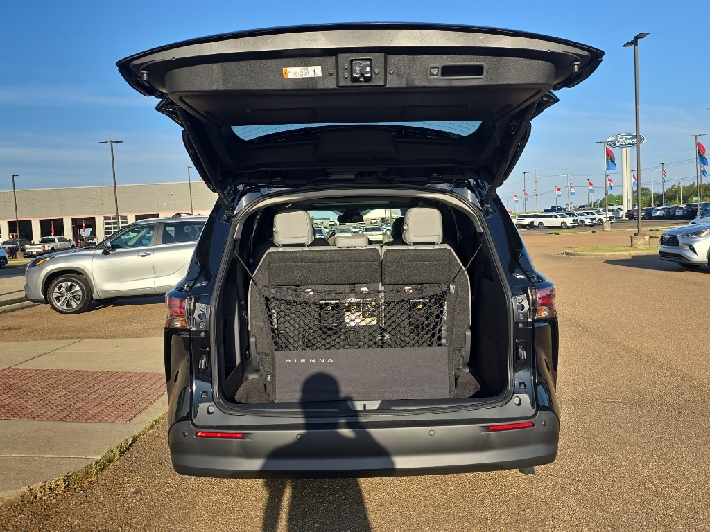 New 2026 Toyota Sienna XLE 8 Passenger Van Passenger Van
