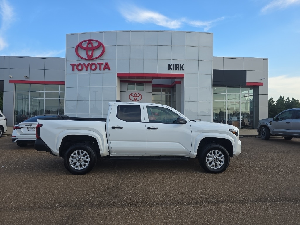 Used 2025 Toyota Tacoma SR Truck Double Cab