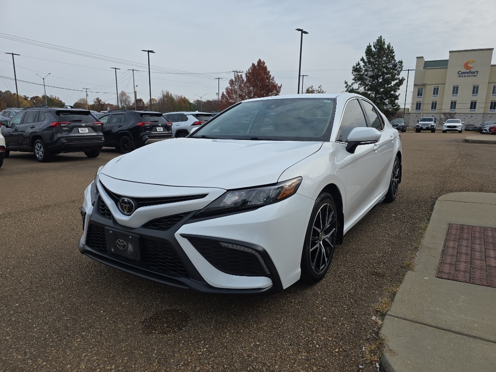 Used 2023 Toyota Camry SE Sedan