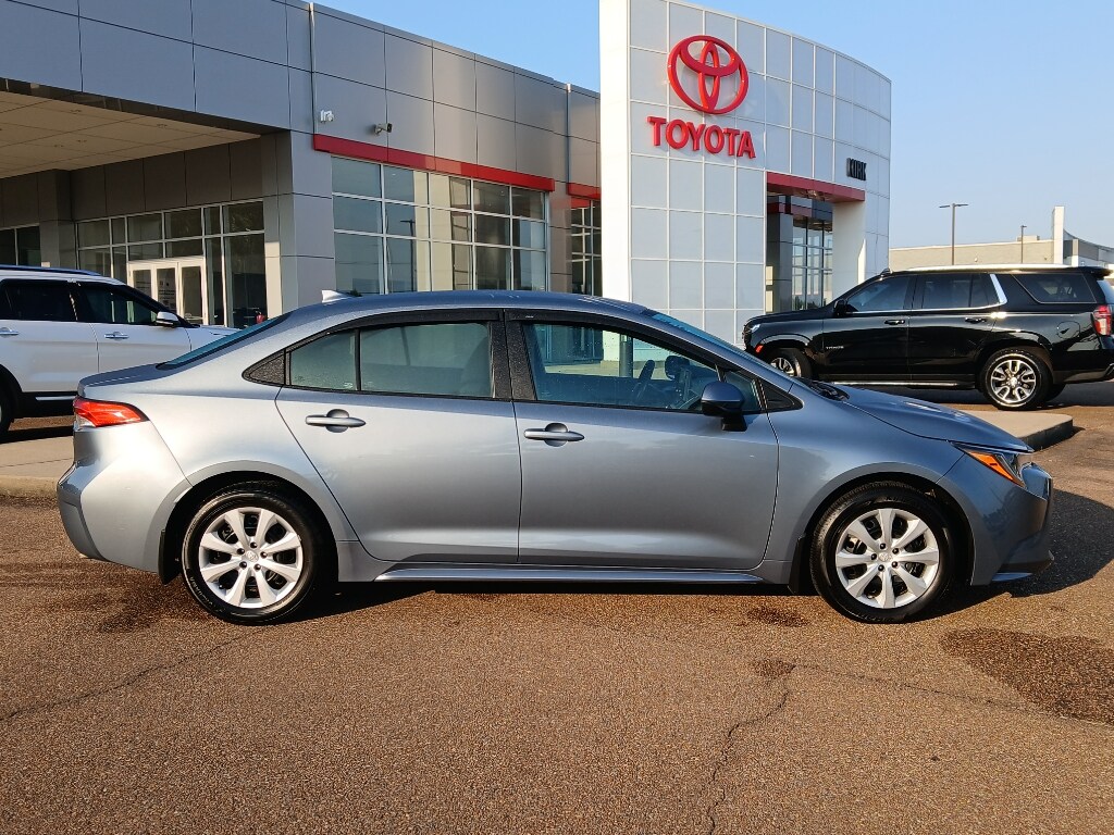Used 2022 Toyota Corolla LE Sedan