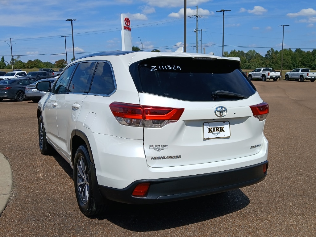 Used 2017 Toyota Highlander XLE V6 SUV