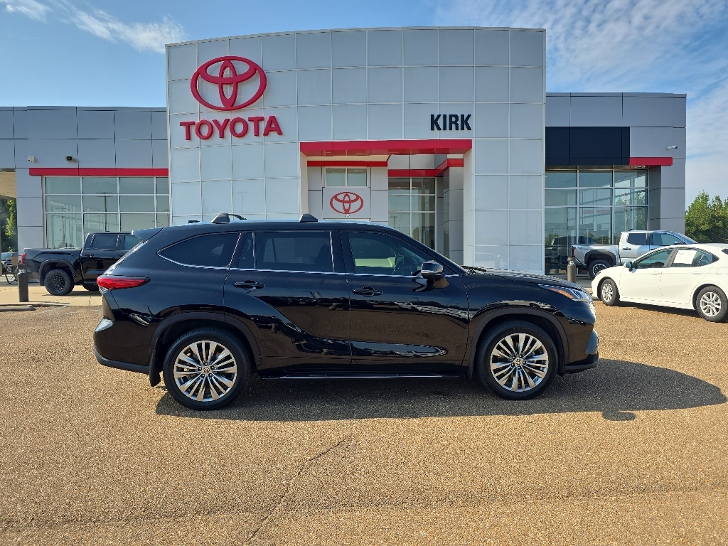 Used 2021 Toyota Highlander Platinum SUV