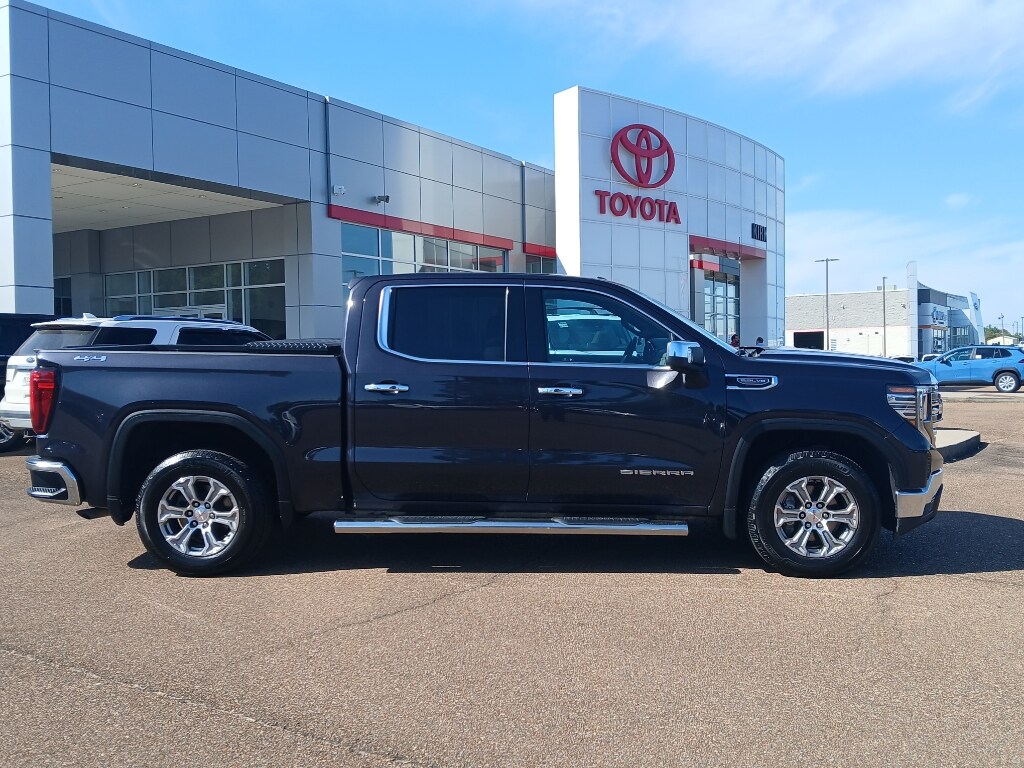 Used 2022 GMC Sierra 1500 SLT Truck Crew Cab