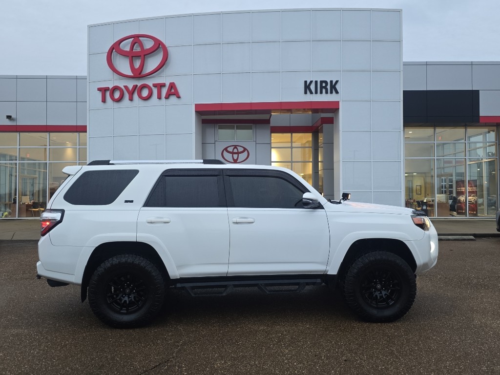 2020 Toyota 4Runner SR5 Premium's photo