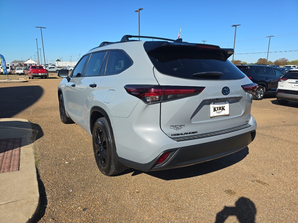 Used 2024 Toyota Highlander Hybrid XLE Nightshade SUV