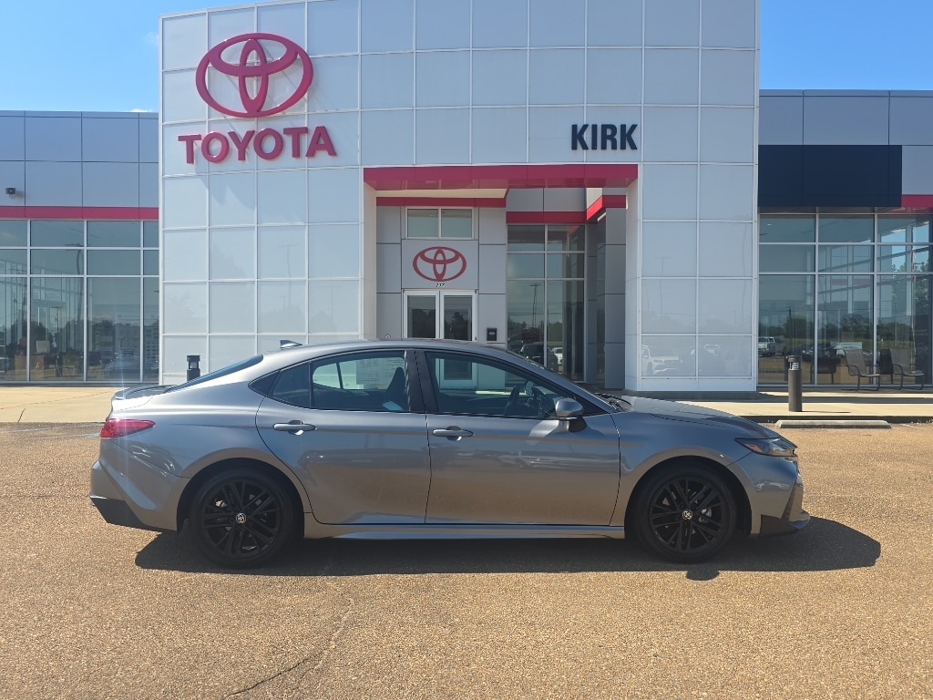 Used 2025 Toyota Camry SE Sedan