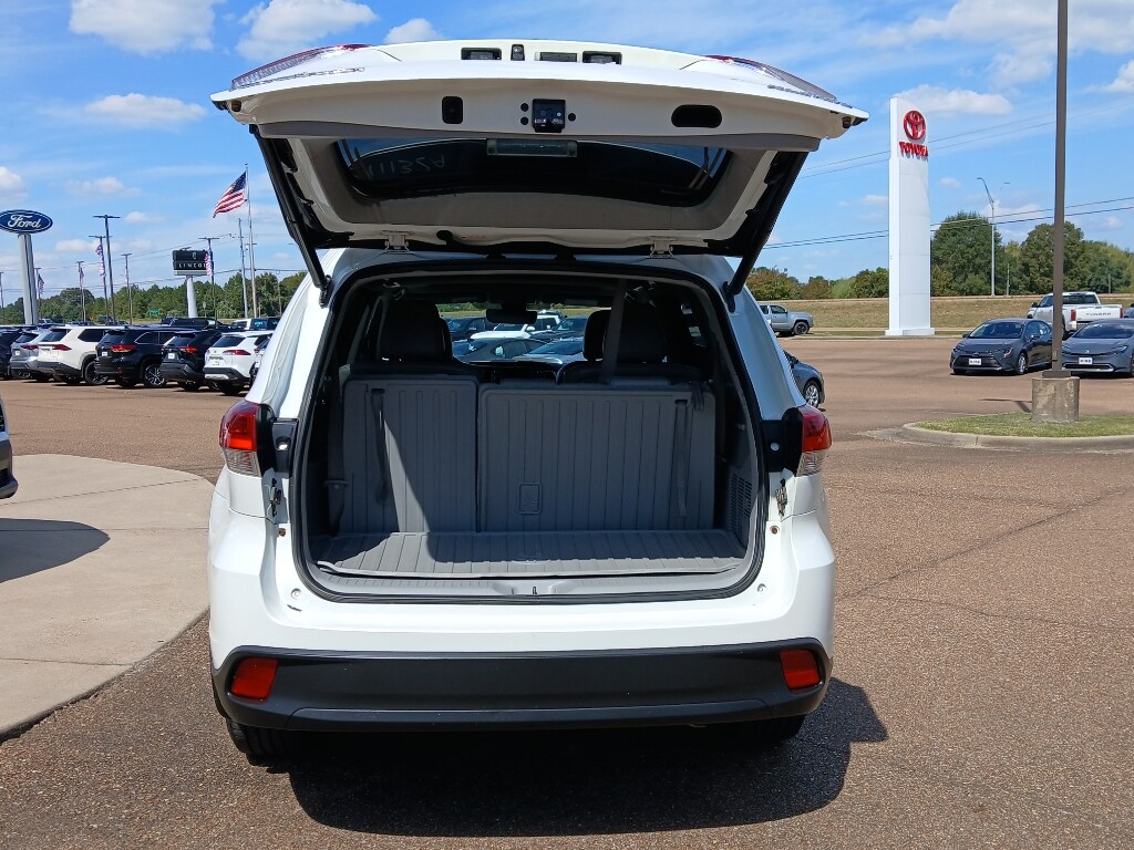 Used 2017 Toyota Highlander XLE V6 SUV