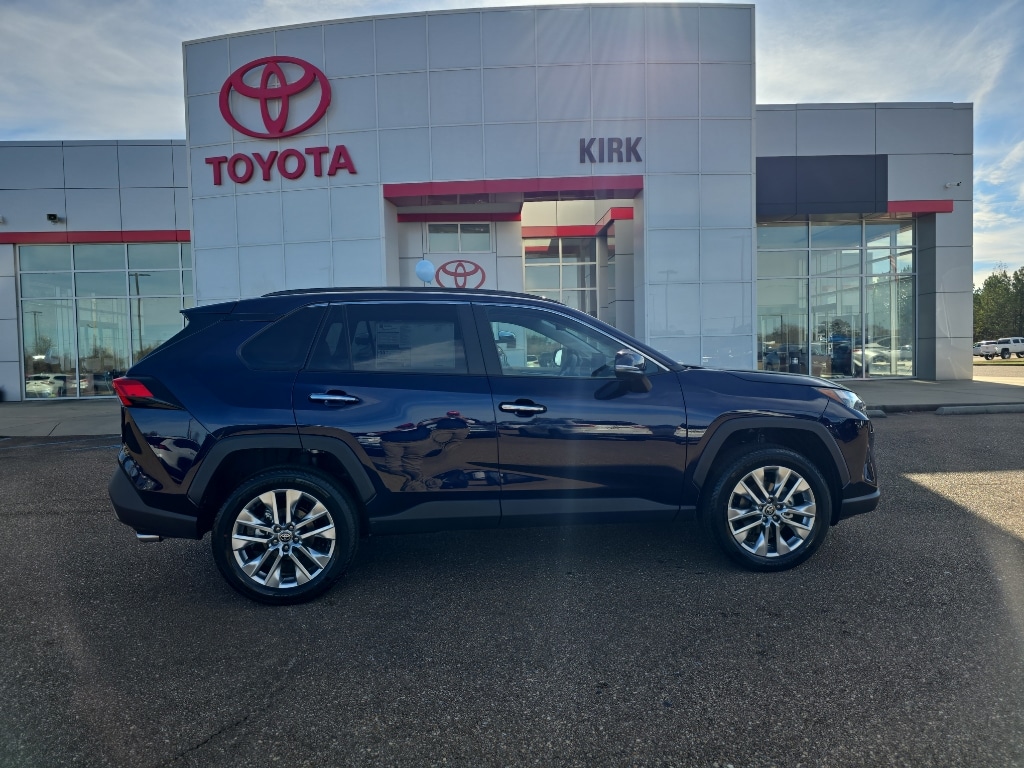 2025 Toyota RAV4 Limited's photo